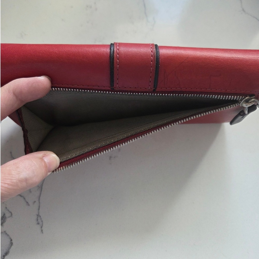 Tumi Red Leather Continental Wallet Clutch RFID Lock Black Trim Snap Closure - Picture 3 of 7